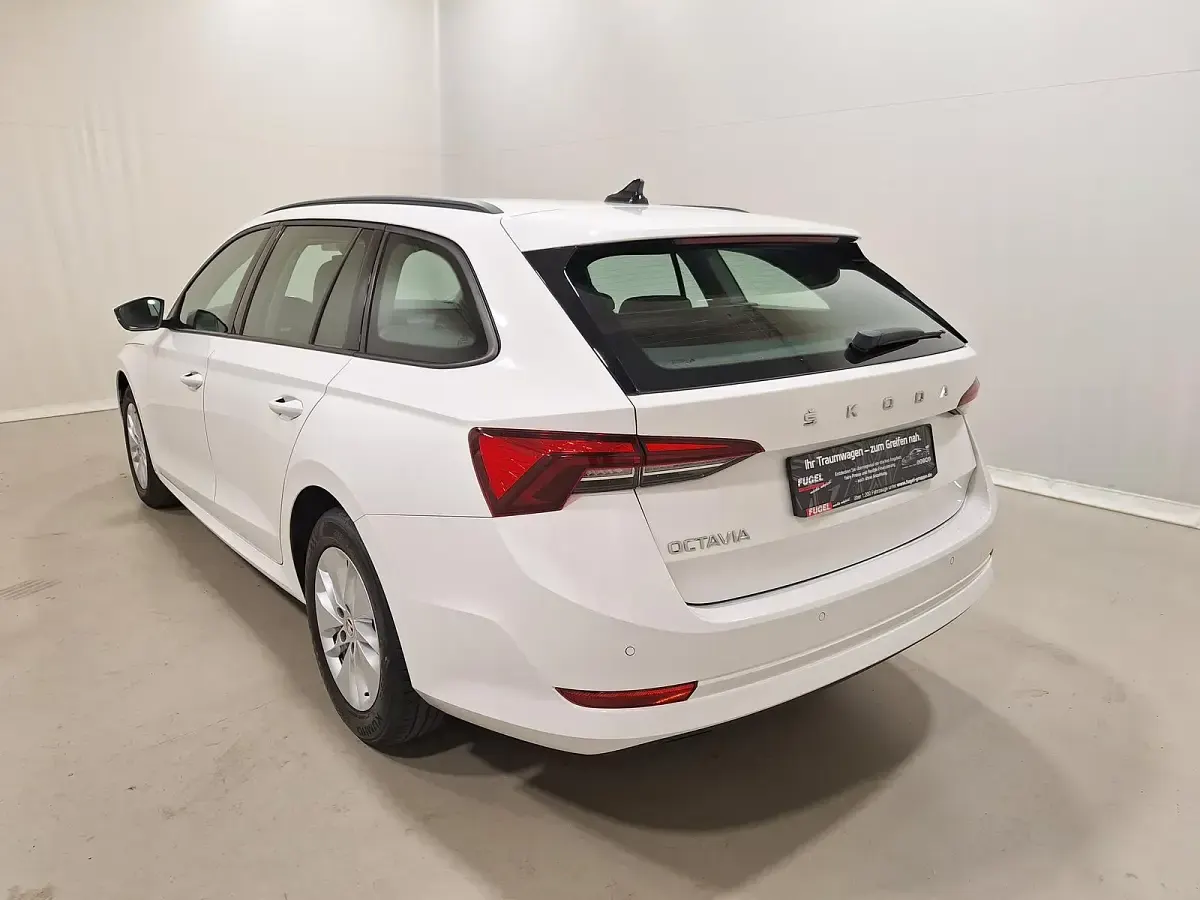 Gebraucht Skoda Octavia Ambition 116 PS (85 kW) 2021 Candyweiss Limousine