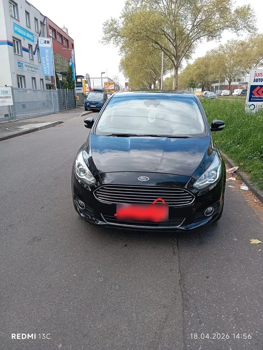 Gebraucht Ford S-MAX Titanium 160 PS (117 kW) 2018 Schwarz Van / Kleinbus