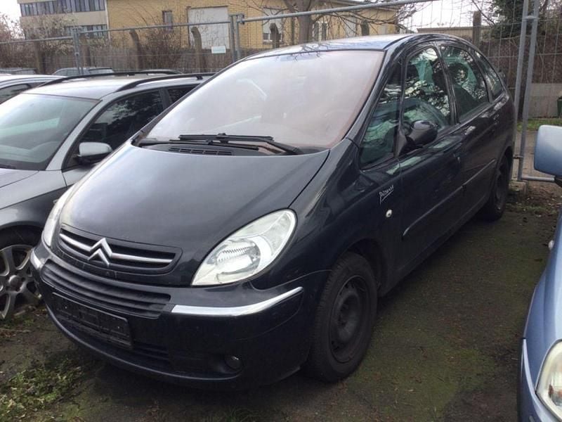 Grau Gebraucht 2007 Citroën Xsara Picasso Comfort Van / Kleinbus | 899 € (Fairer Preis) - Bild 1/4