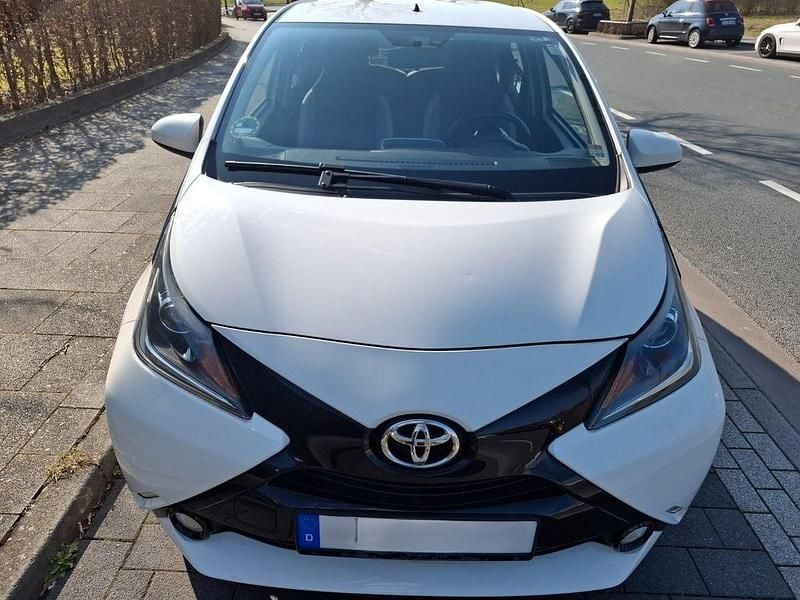 Gebraucht Toyota Aygo 69 PS (50 kW) 2018 Weiß Kleinwagen