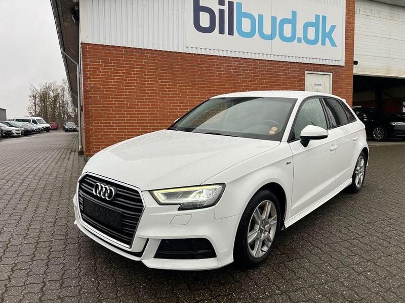 Weiß Gebraucht 2019 Audi A3 S-Line Limousine | 13.499 € (Superpreis) - Bild 1/4