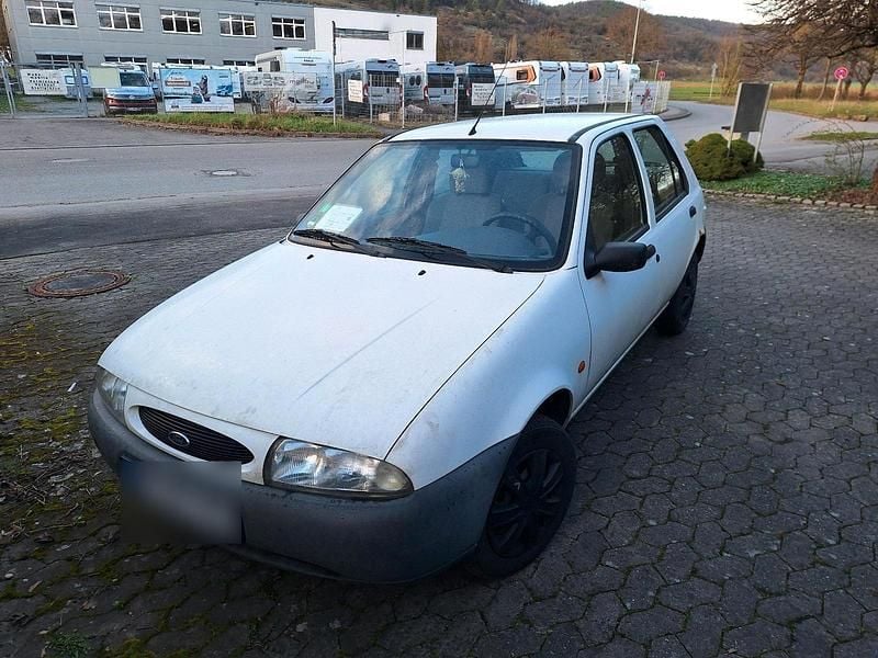 Gebraucht Ford Fiesta 50 PS (36 kW) 1998 Weiß Kleinwagen