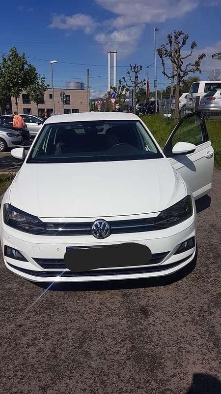 Weiß Gebraucht 2018 VW Polo Classicline Limousine | 13.000 € (Fairer Preis) - Bild 1/4