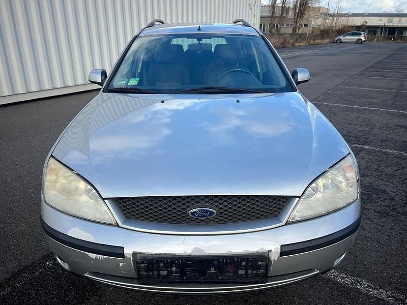 Gebraucht Ford Mondeo Trend 110 PS (80 kW) 2003 Silber Kombi