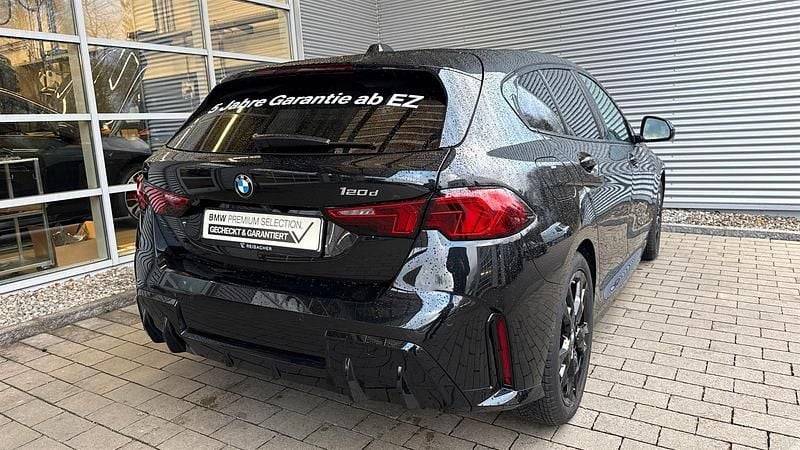 Usata BMW 120 Efficient Dynamics 150 CV (110 kW) 2025 Nero Utilitaria