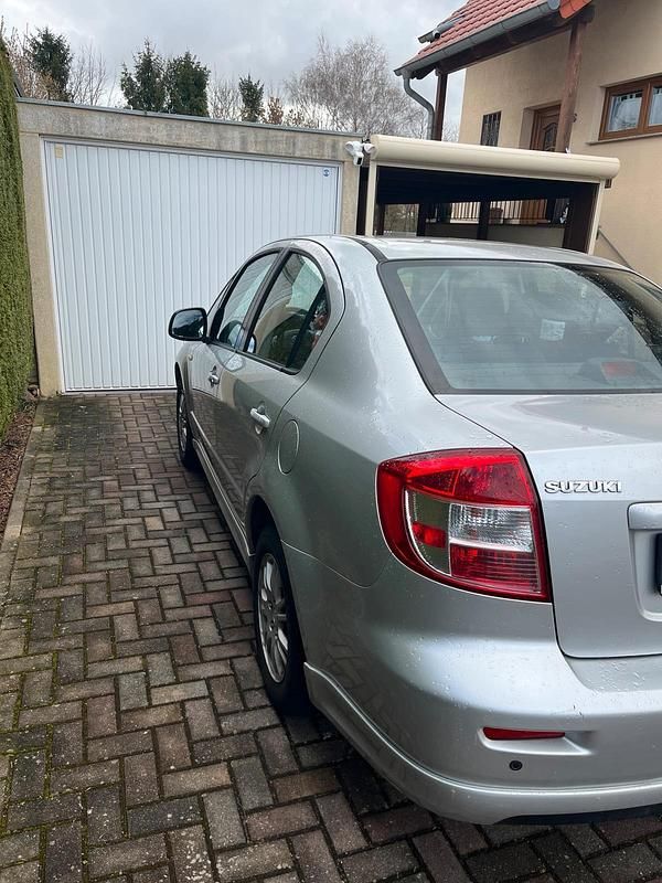 Gebraucht Suzuki SX4 107 PS (78 kW) 2009 Silber Limousine