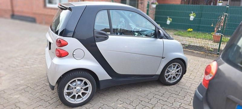 Gebraucht Smart ForTwo Coupé 61 PS (44 kW) 2011 Grau Coupé