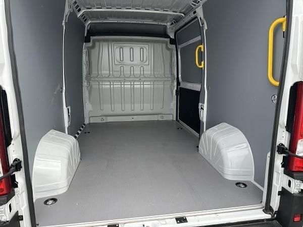 Weiß (ice white) Gebraucht 2024 Peugeot Boxer Van | 26.255 € (Superpreis) - Bild 1/1