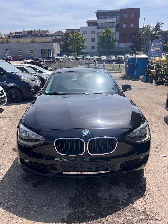 Schwarz Gebraucht 2013 BMW 114 Kleinwagen | 2.699 € (Superpreis) - Bild 1/4