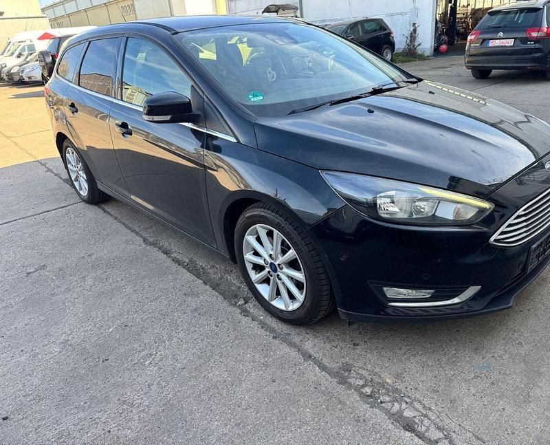 Second-hand Ford Focus Titanium 150 CP (110 kW) 2015 Negru Break