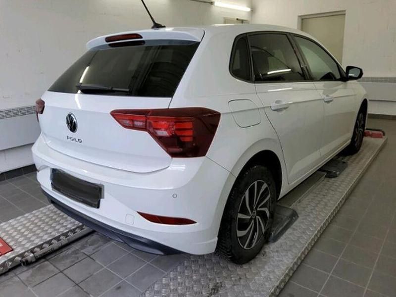 Gebraucht VW Polo Life 95 PS (69 kW) 2022 Weiß Kleinwagen