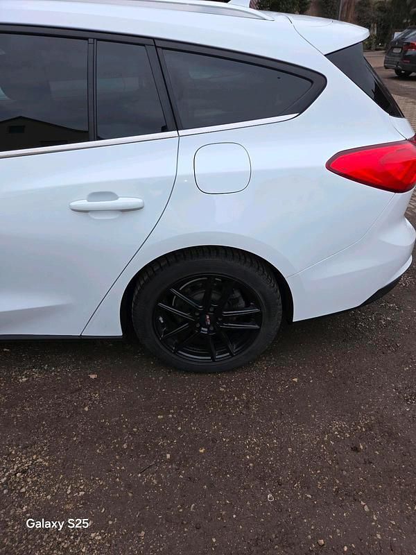 Używany Ford Focus 140 KM (102 kW) 2018 Biały Kombi