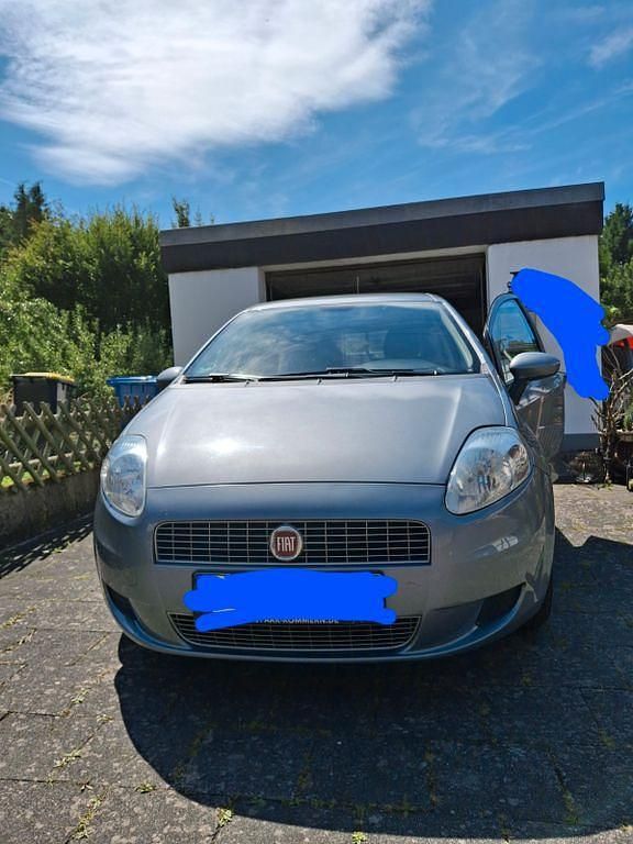 Grau Gebraucht 2009 Fiat Grande Punto Active Kleinwagen | 3.000 € (Etwas zu teuer) - Bild 1/4