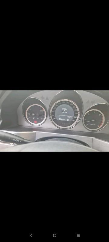 Grau Gebraucht 2012 Mercedes GLK350 SUV | 15.500 € (Fairer Preis) - Bild 1/4