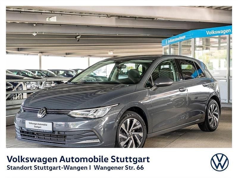 Delfingrau metallic Gebraucht 2023 VW Golf VIII Life Limousine | 18.330 € (Guter Preis) - Bild 1/4