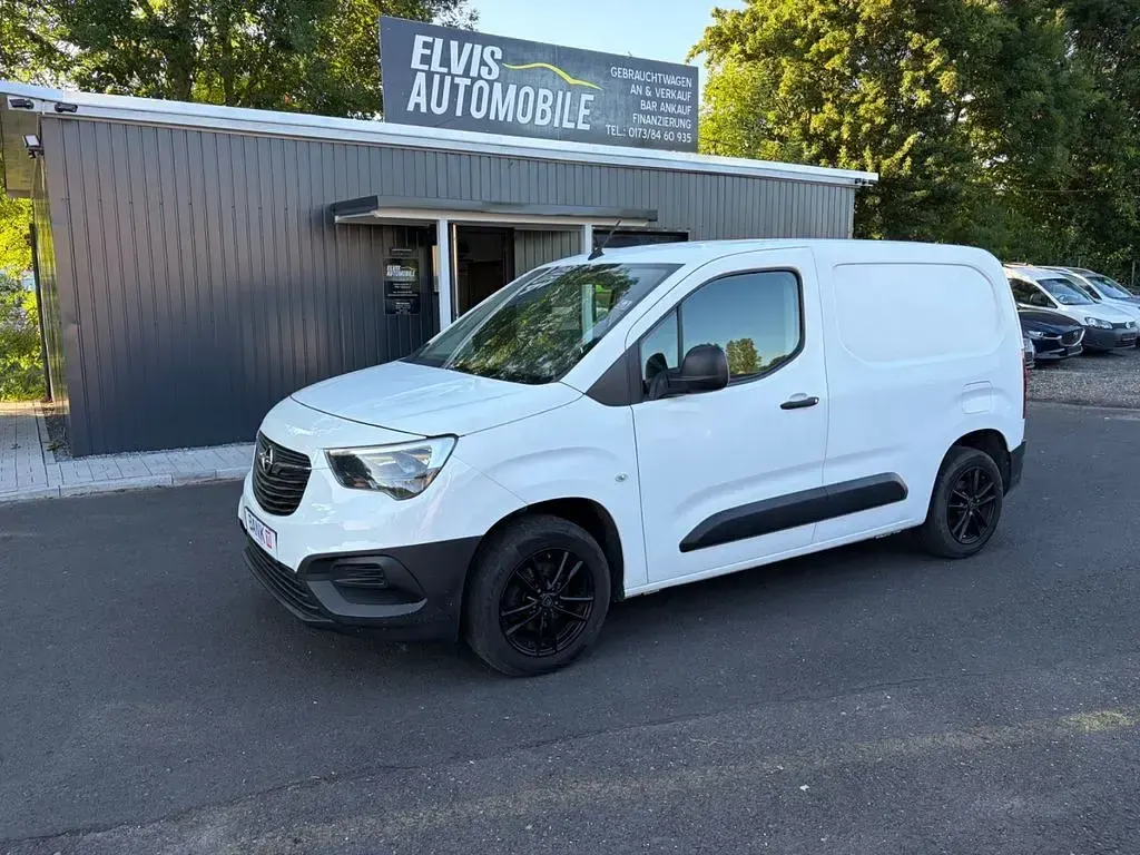 Gebraucht Opel Combo Selection 110 PS (80 kW) 2020 Weiß Van / Kleinbus