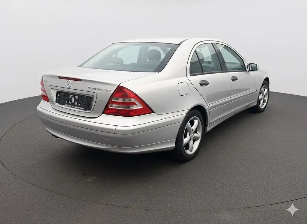 Gebraucht Mercedes C180 143 PS (105 kW) 2005 Silber Limousine