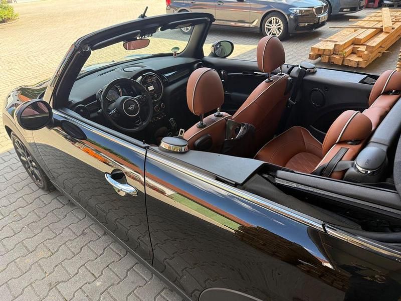 Gebraucht Mini Cooper 136 PS (100 kW) 2019 Schwarz Kleinwagen