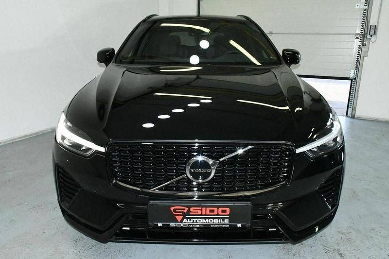 Gebraucht Volvo XC60 Plus 197 PS (144 kW) 2024 Onyx black metallic (schwarz) SUV
