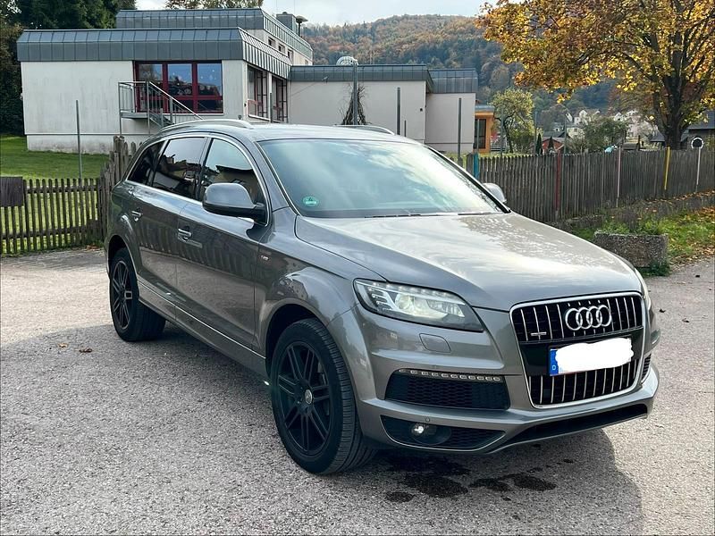 Grau Gebraucht 2013 Audi Q7 S-Line SUV | 15.250 € (Superpreis) - Bild 1/4