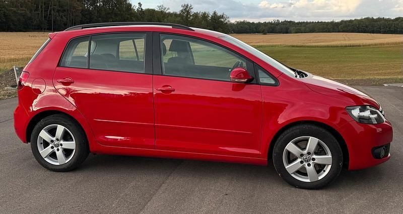 Rot Gebraucht 2012 VW Golf Plus Cross Van / Kleinbus | 7.000 € (Fairer Preis) - Bild 1/4