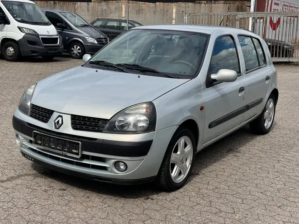 Gebraucht Renault Clio II 75 PS (55 kW) 2002 Silber Limousine