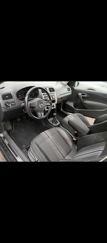 Gebraucht VW Polo Match 90 PS (66 kW) 2012 Schwarz Kleinwagen