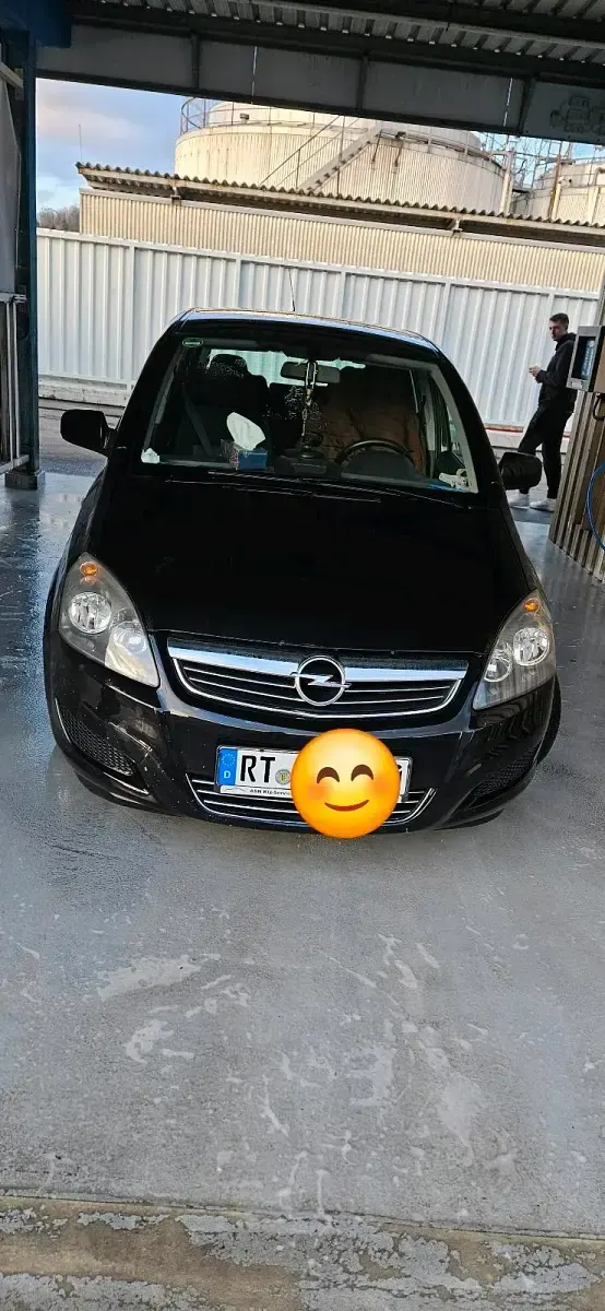 Gebraucht Opel Zafira 125 PS (91 kW) 2011 Schwarz Van / Kleinbus