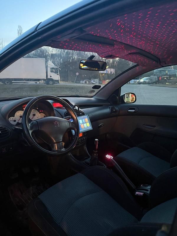 Gebraucht Peugeot 206 CC 109 PS (80 kW) 2004 Schwarz Cabrio