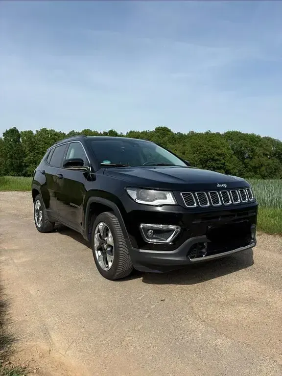 Gebraucht Jeep Compass Limited 170 PS (125 kW) 2018 Schwarz SUV