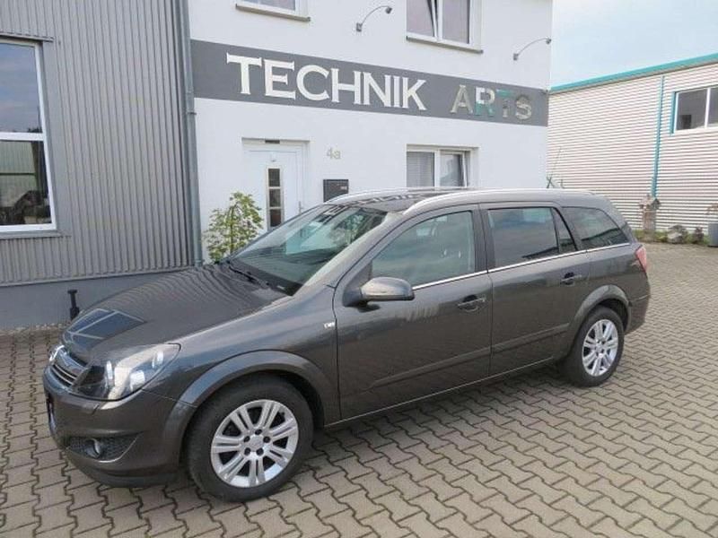 Grau Gebraucht 2009 Opel Astra Kombi | 5.999 € (Teuer) - Bild 1/4