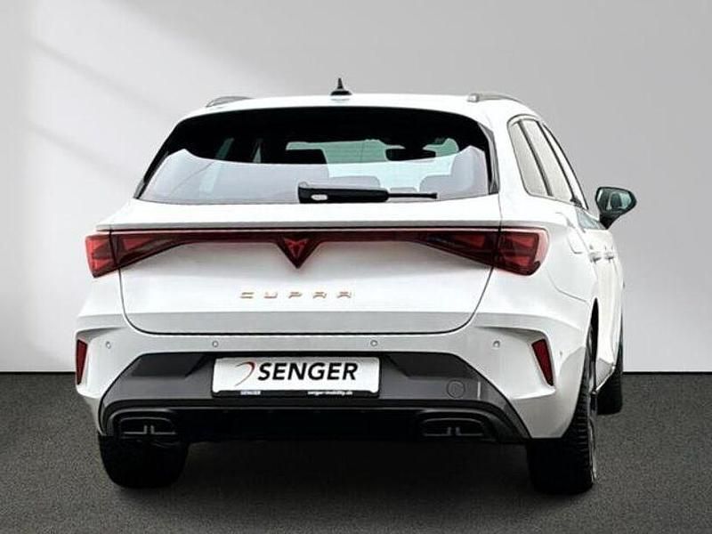 Second-hand Cupra Leon 150 CP (110 kW) 2025 Alb Berlinǎ