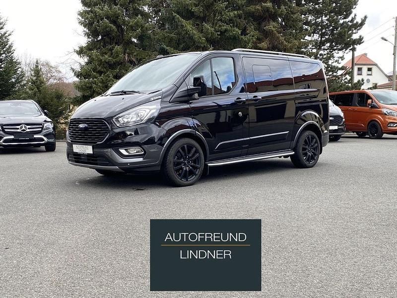 Gebraucht Ford Tourneo Active 150 PS (110 kW) 2023 Schwarz Van / Kleinbus