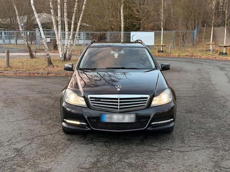 Gebraucht Mercedes C200 Elegance 190 PS (139 kW) 2013 Schwarz Kombi