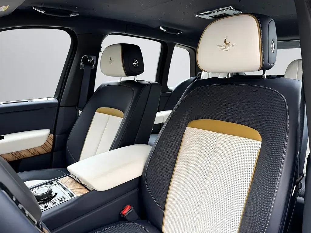Gebraucht Rolls Royce Cullinan 571 PS (419 kW) 2024 Blau SUV