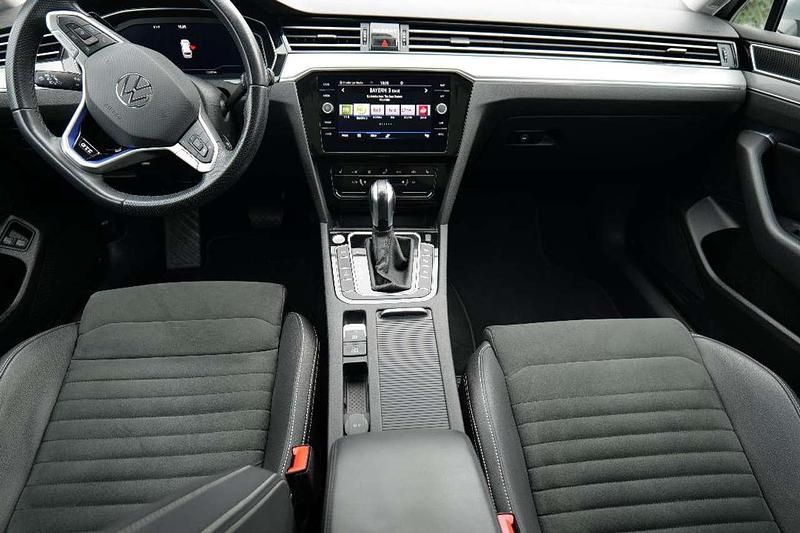 Gebraucht VW Passat GTE 156 PS (114 kW) 2022 Pyritsilber metallic Kombi