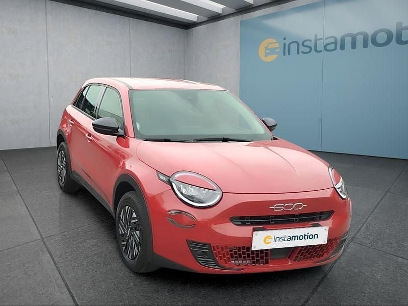Gebraucht Fiat 600 101 PS (74 kW) 2025 Rot Kleinwagen