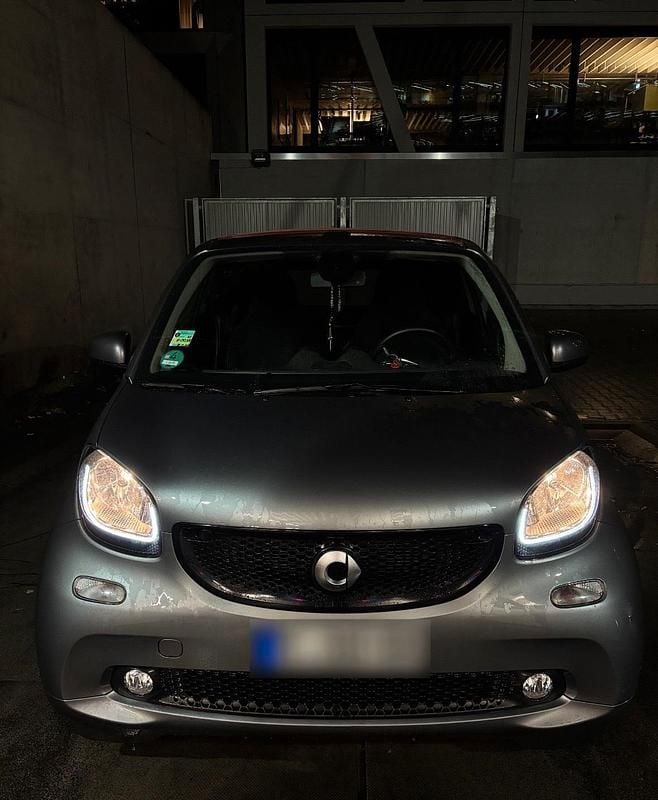 Rot Gebraucht 2017 Smart ForTwo Cabrio Cabrio | 17.000 € - Bild 1/4