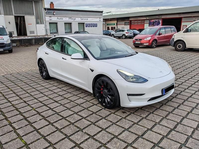 Weiß Gebraucht 2021 Tesla Model 3 Performance Limousine | 29.970 € (Guter Preis) - Bild 1/4