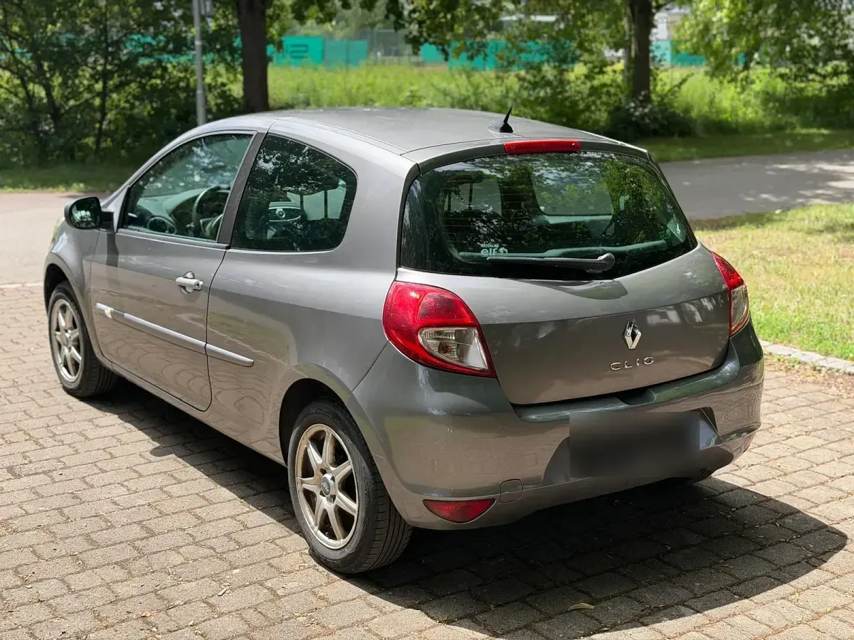 Gebraucht Renault Clio 75 PS (55 kW) 2011 Grau Kleinwagen