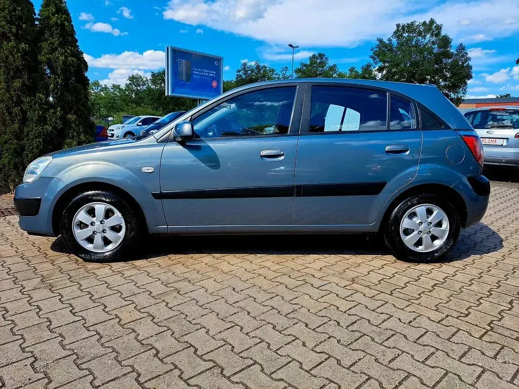 Gebraucht Kia Rio EX 97 PS (71 kW) 2009 Grau Limousine