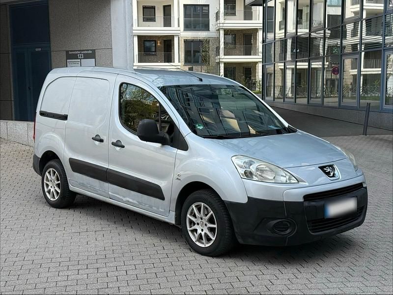 Gebraucht Peugeot Partner 90 PS (66 kW) 2010 Silber Van / Kleinbus