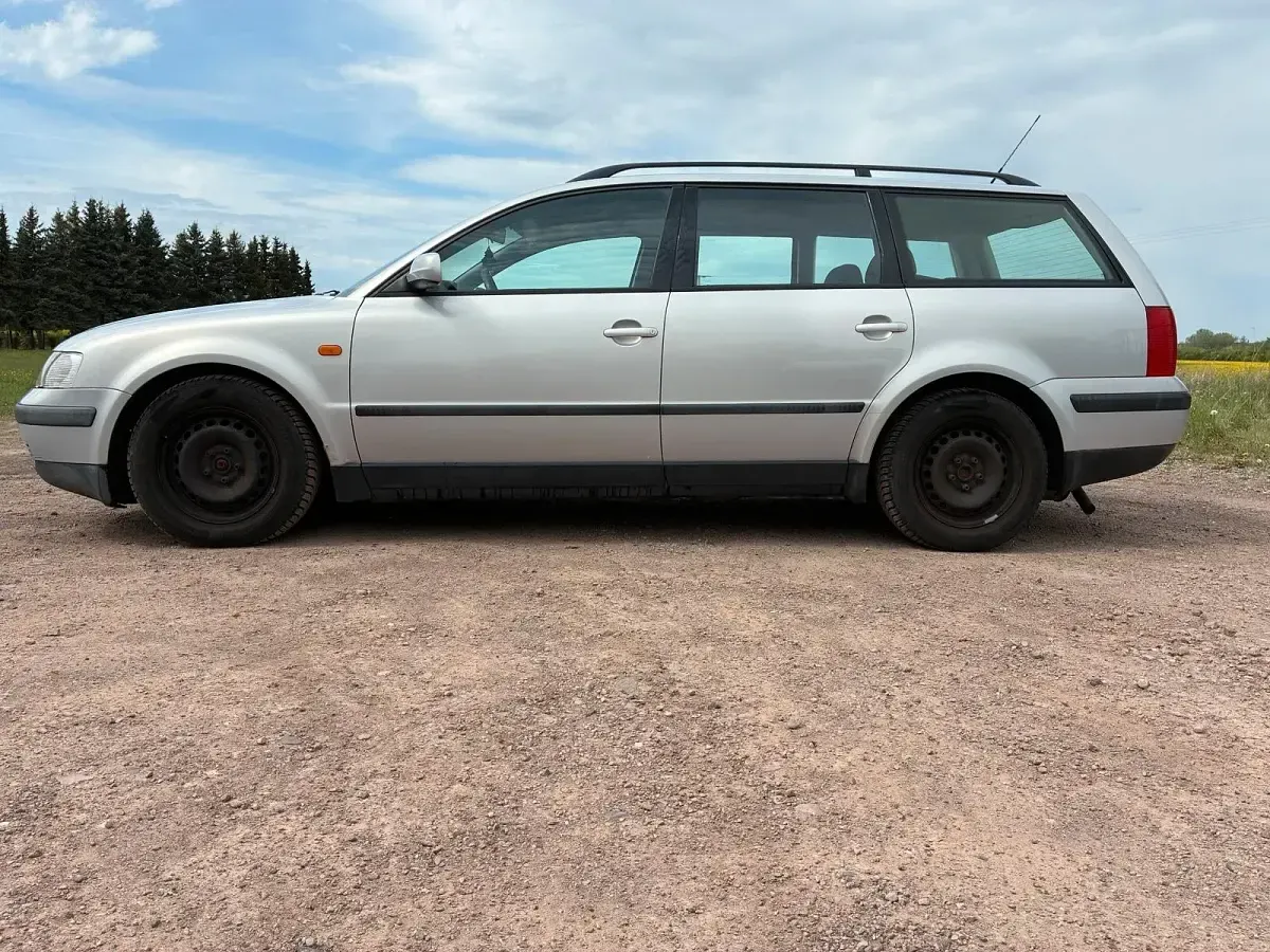 Gebraucht VW Passat 125 PS (91 kW) 1998 Silber Kombi