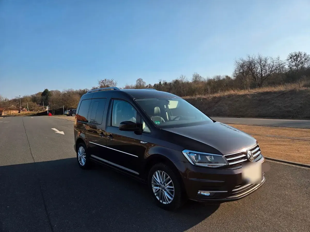 Usata VW Caddy Highline 150 CV (110 kW) 2016 Viola Monovolume