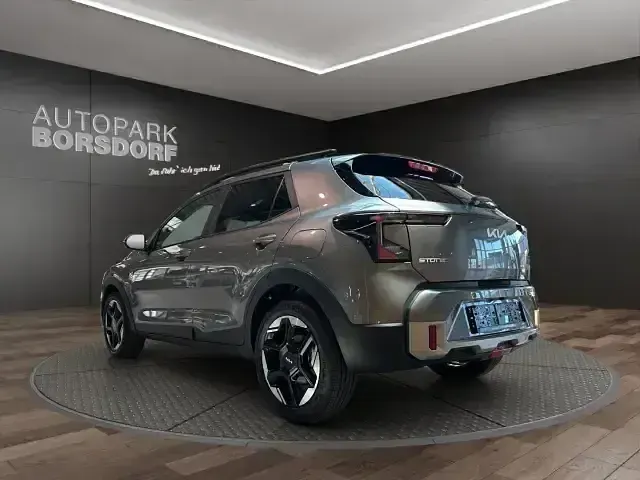 Neu Kia Stonic Spirit 115 PS (84 kW) 2026 Grau SUV