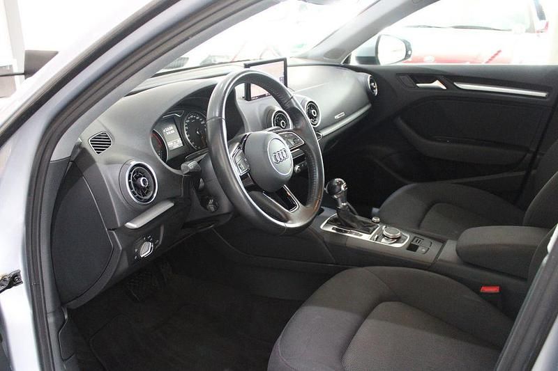 Gebraucht Audi A3 Design 116 PS (85 kW) 2018 Silber Limousine
