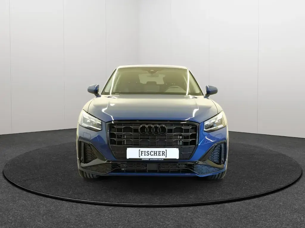 Gebraucht Audi Q2 S-Line 150 PS (110 kW) 2026 Blau SUV