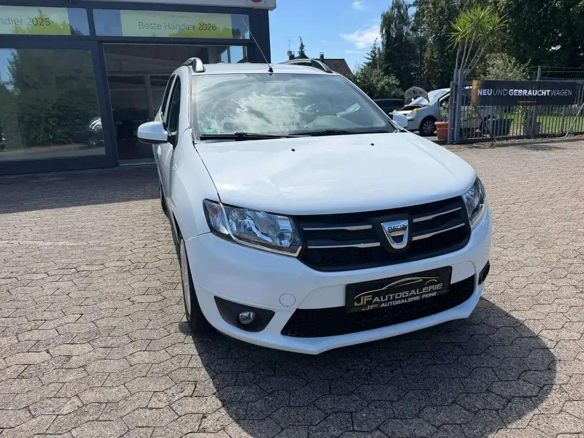 Gebraucht Dacia Logan Lauréate 75 PS (55 kW) 2016 Gletscherweiss Kombi