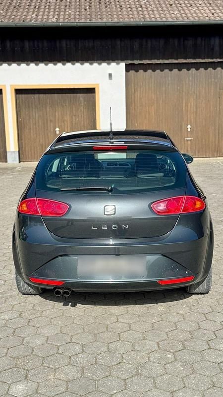 Gebraucht Seat Leon Style 125 PS (91 kW) 2011 Grau Kleinwagen