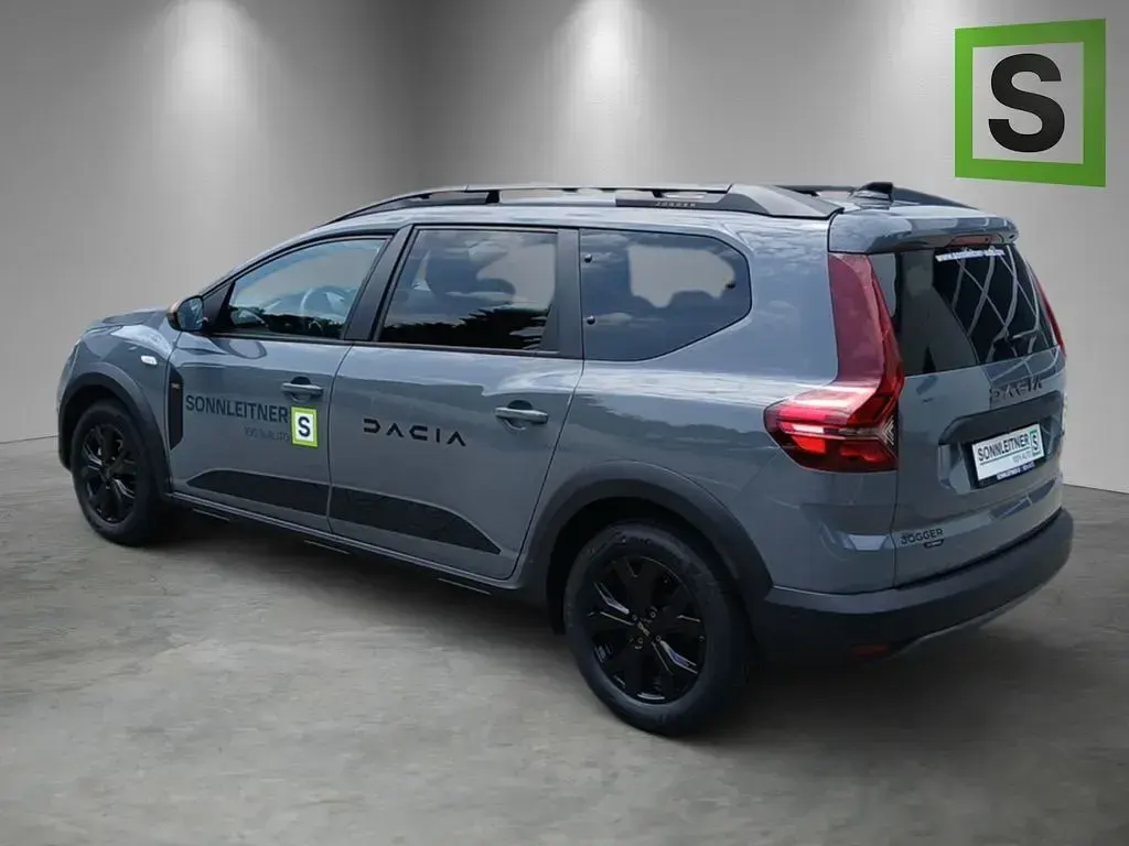 Neu Dacia Jogger Extreme 141 PS (103 kW) 2025 Grau Van / Kleinbus